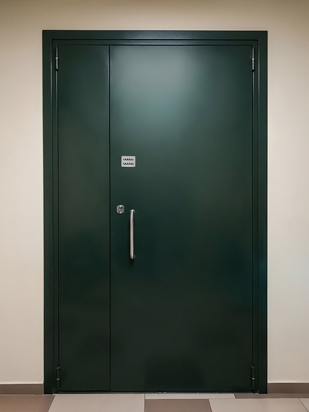 Техническая дверь с кодовым замком