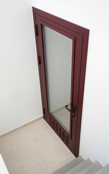 Дверь с макс.стеклом Дверь с макс.стеклом